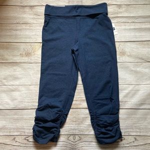 Gap Fit Mid Rise Fold Over Ruched Capri Leggings NWT Women’s Medium Dark Blue